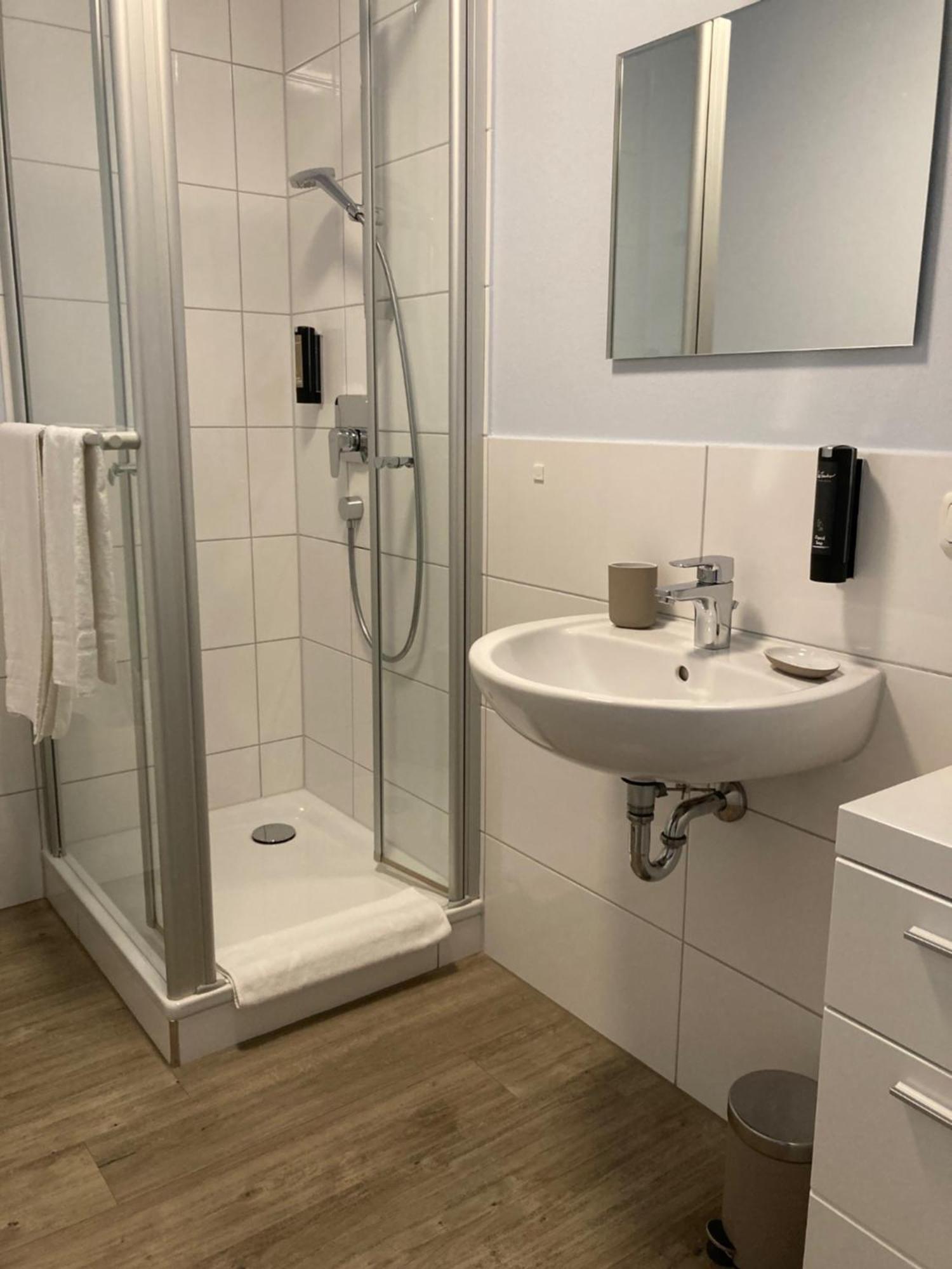 Das SinGold Hotel mit Highspeed WLAN und digitalem Schlüssel Email Adresse erforderlich Schwabmunchen Exterior foto